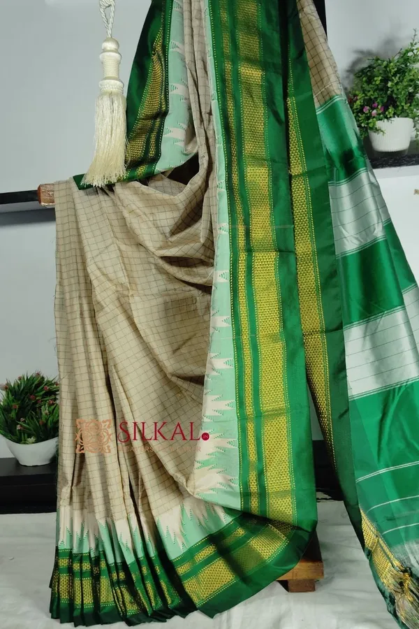Ilkal_Butta_Gadwal_Saree_with_Grand_Big_Border