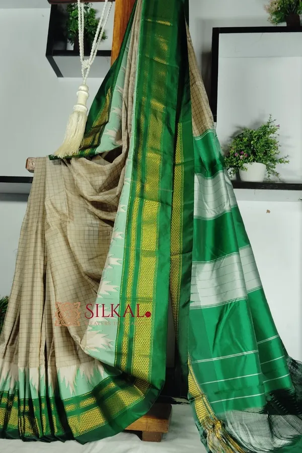 Ilkal_Butta_Gadwal_Saree_with_Grand_Big_Border