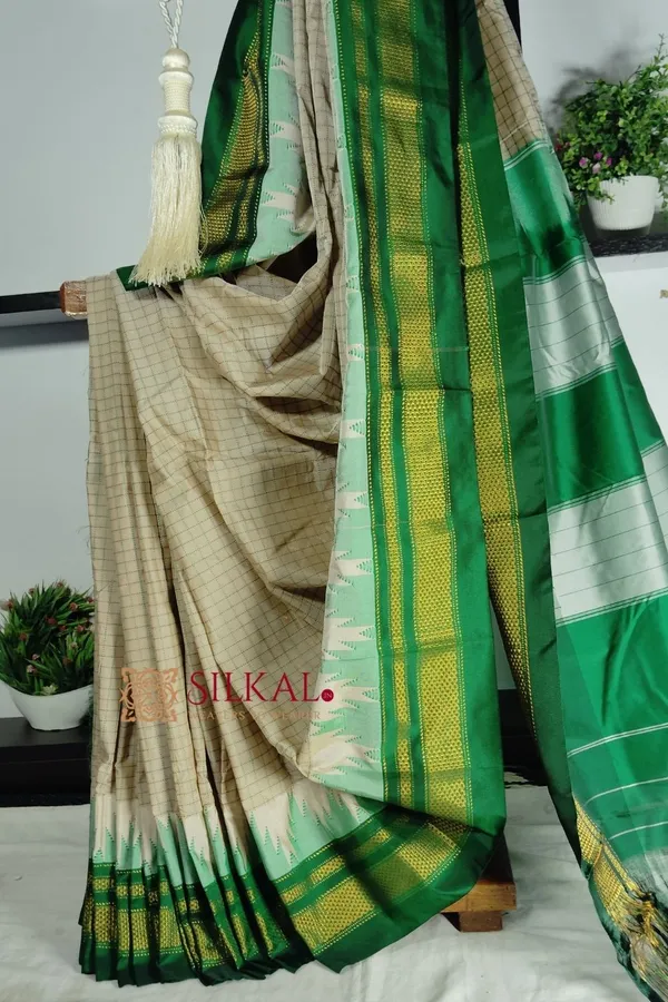 Ilkal_Butta_Gadwal_Saree_with_Grand_Big_Border