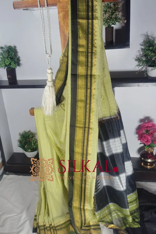 Ilkal_Chandrunga_Cotton_Silk_Saree_Code-_SKL1810