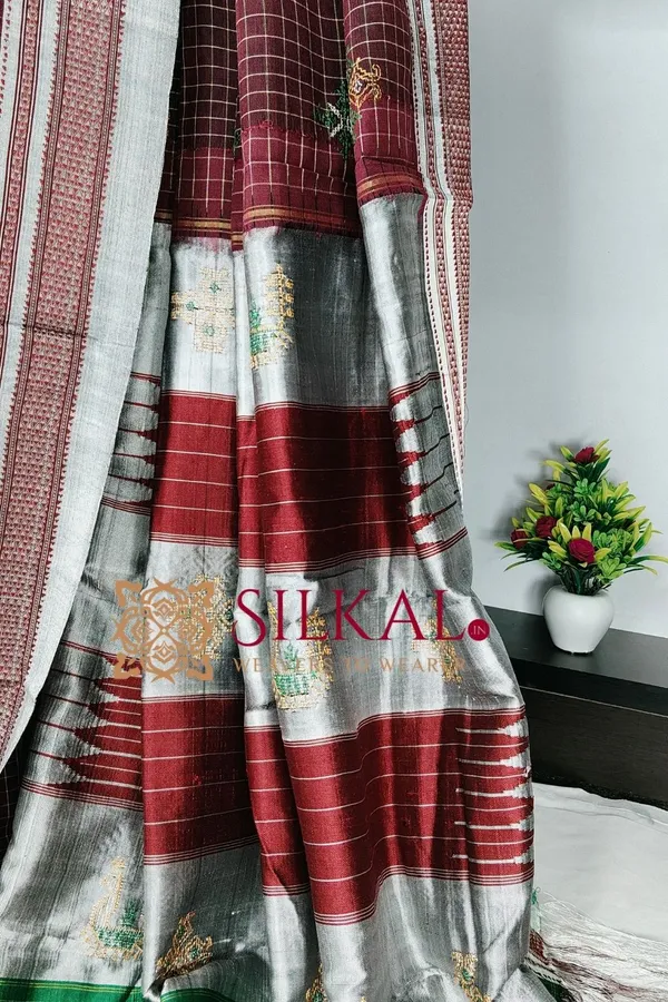Ilkal_Cotton_Silk_Handloom_With_Kasuti_Saree_SKL03885