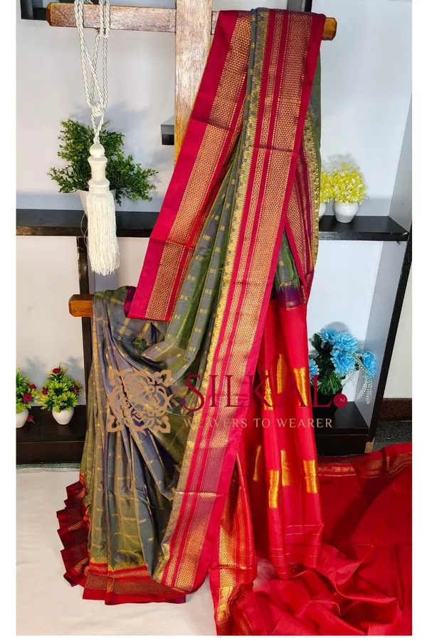 Ilkal_Cotton_Silk_Jarri_Checks_Saree_SKL04155