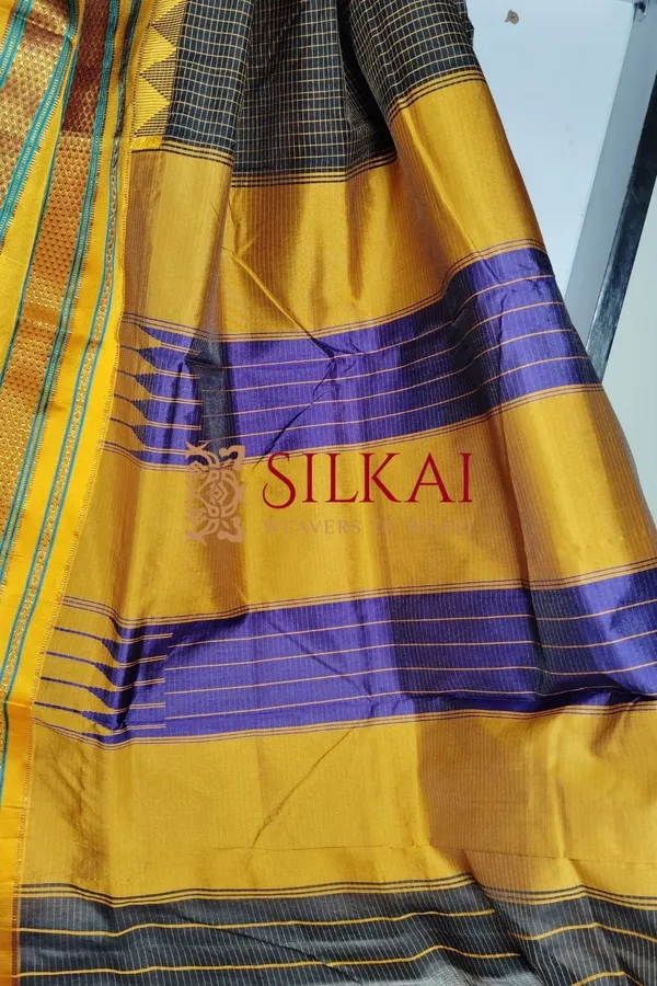 Ilkal_Embossed_With_Mercerized_Cotton_Saree_Code-_SKL1894