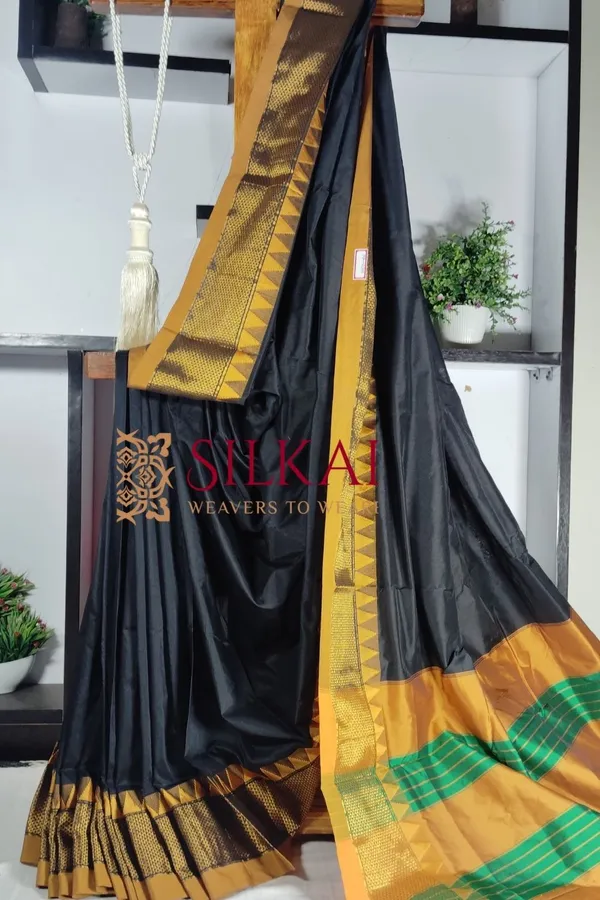 Ilkal_Embossed_With_Mercerized_Cotton_Saree_Code-_SKL1889