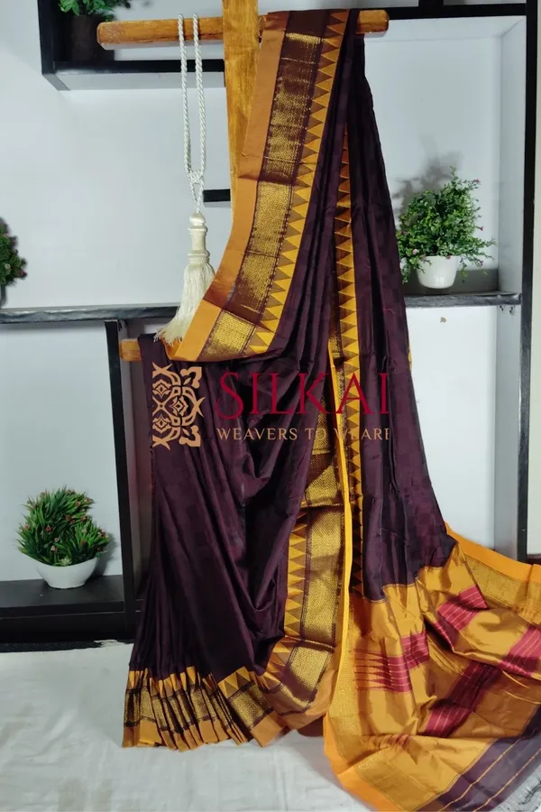Ilkal_Embossed_With_Mercerized_Cotton_Saree_Code-_SKL1893