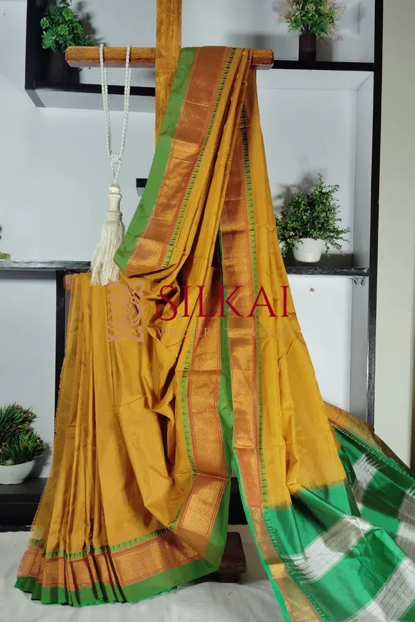 Ilkal_Embossed_With_Mercerized_Cotton_Saree_Code-_SKL1892