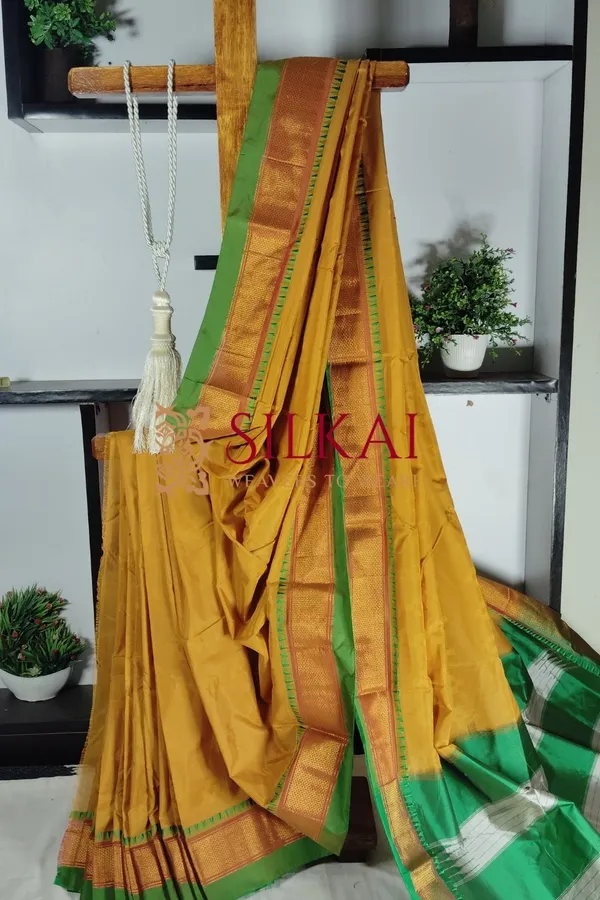 Ilkal_Embossed_With_Mercerized_Cotton_Saree_Code-_SKL1892