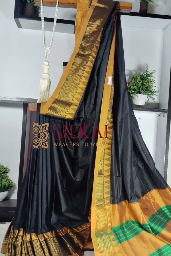 Ilkal_Embossed_With_Mercerized_Cotton_Saree_Code-_SKL1889