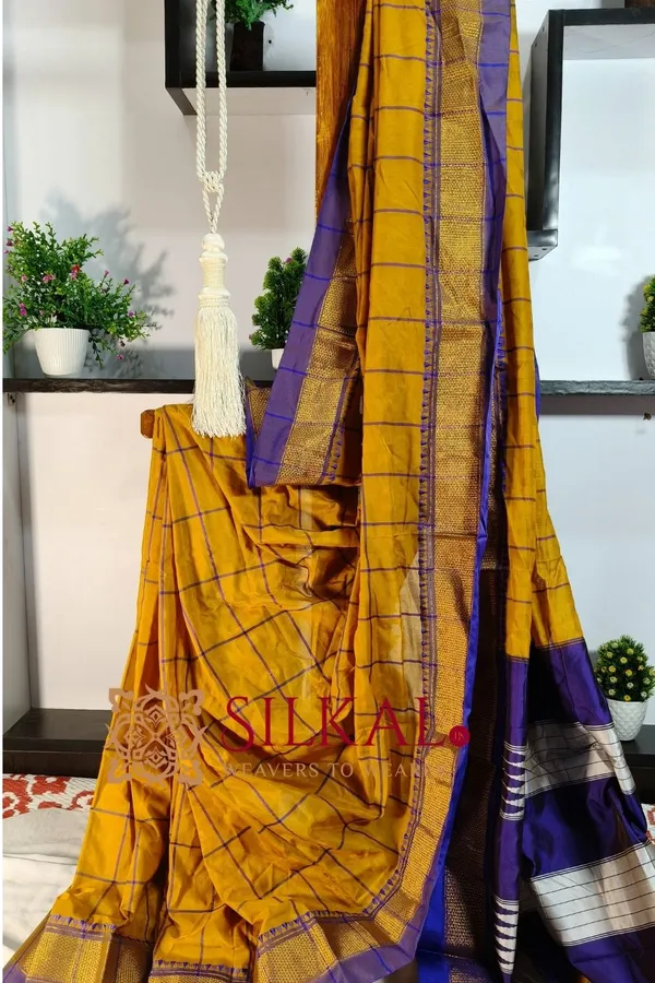 Ilkal_Embossed_With_Mercerized_Cotton_Saree_SKL_2083