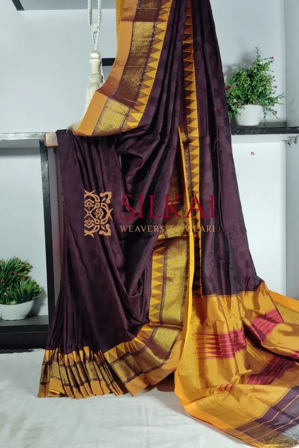 Ilkal_Embossed_With_Mercerized_Cotton_Saree_Code-_SKL1893