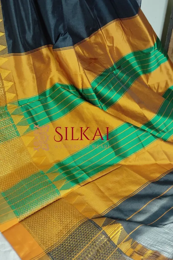 Ilkal_Embossed_With_Mercerized_Cotton_Saree_Code-_SKL1889