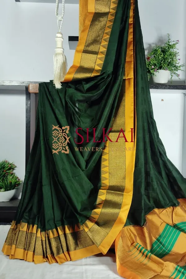 Ilkal_Embossed_With_Mercerized_Cotton_Saree_Code-_SKL1895