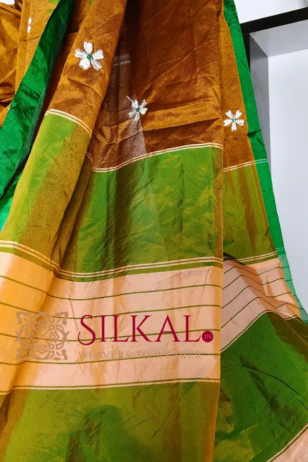 Ilkal_Flower_Butta_Saree,_Saree_Code-_SKL03254