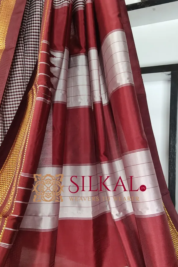 Ilkal_Gadiwal_small_check_cotton_silk_saree_SKL03438