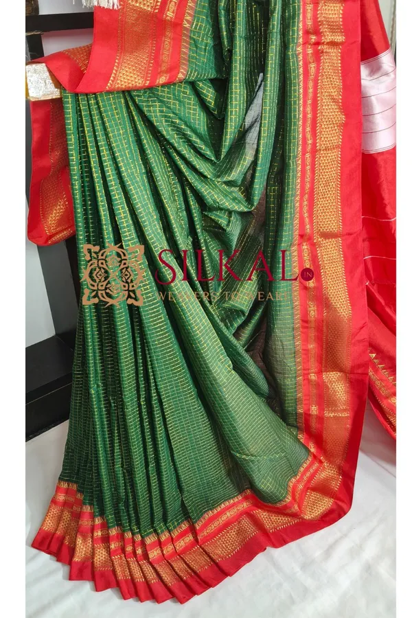 Ilkal_Gadwal_Jari_Checks_Saree_SKL04337