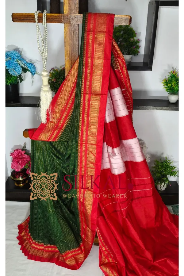 Ilkal_Gadwal_Jari_Checks_Saree_SKL04337