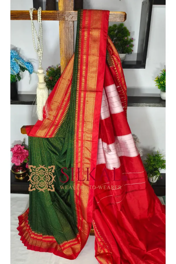 Ilkal_Gadwal_Jari_Checks_Saree_SKL04337