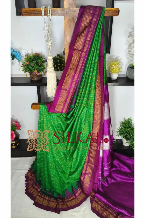 Ilkal_Gadwal_Jari_Checks_Saree_SKL04338