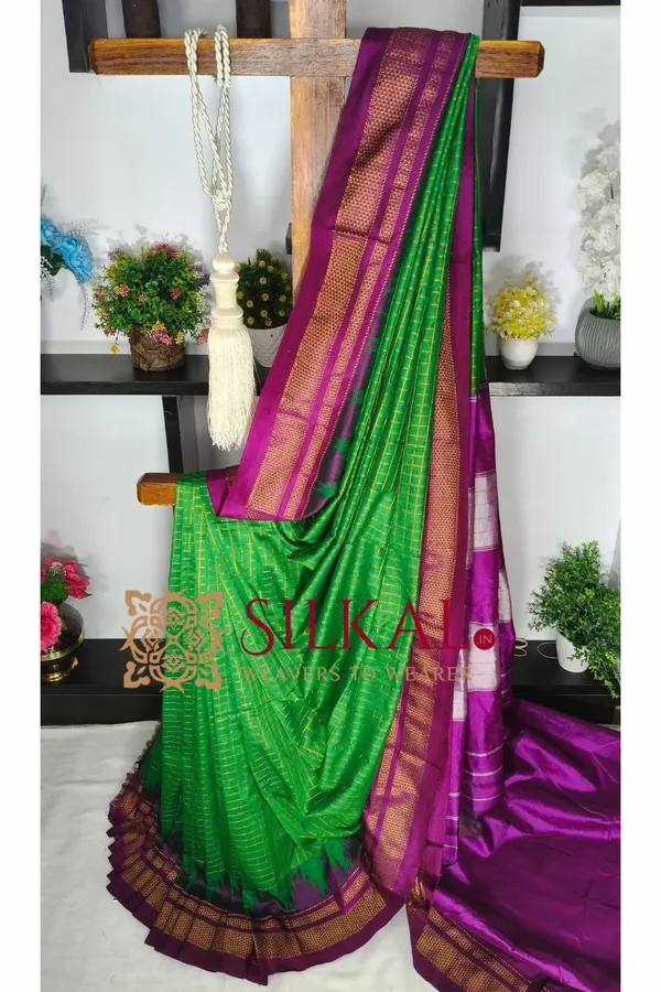 Ilkal_Gadwal_Jari_Checks_Saree_SKL04338