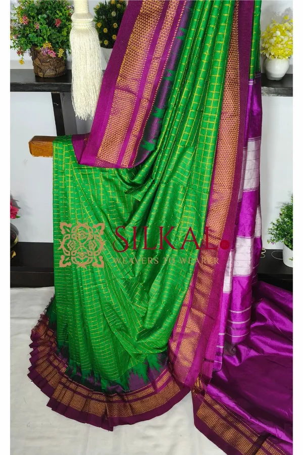 Ilkal_Gadwal_Jari_Checks_Saree_SKL04338