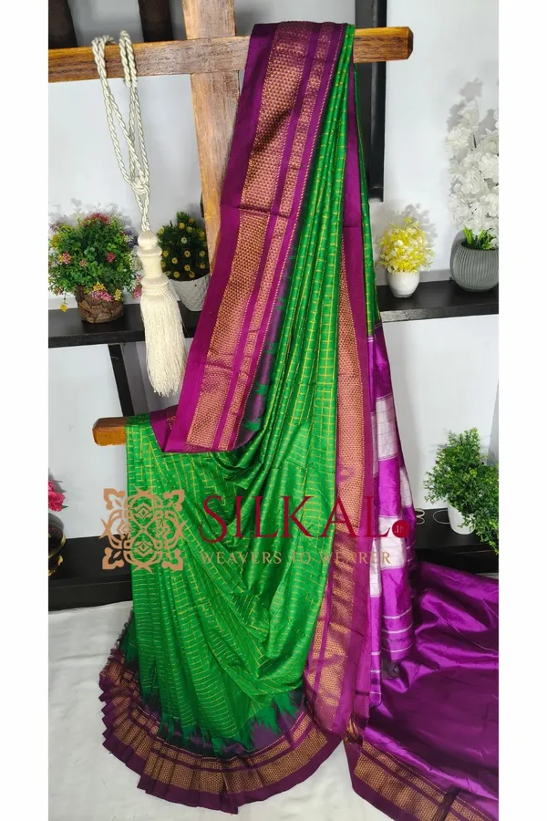 Ilkal_Gadwal_Jari_Checks_Saree_SKL04338