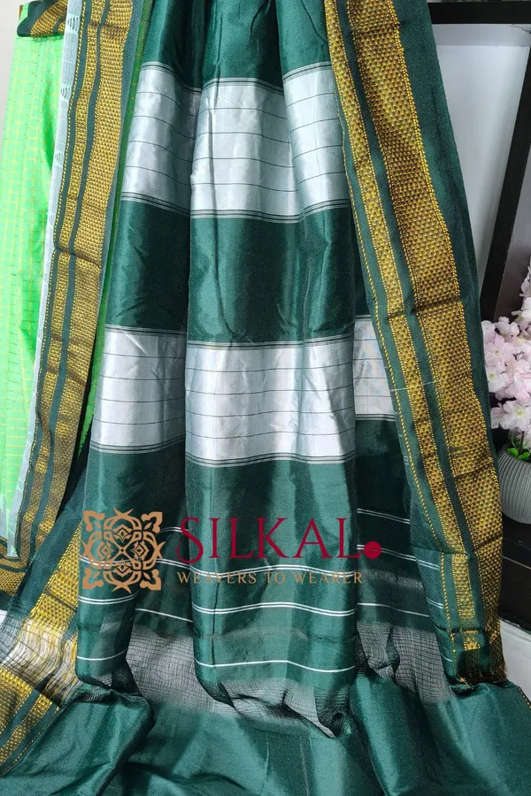 Ilkal_Gadwal_Jari_Checks_Saree_SKL04339