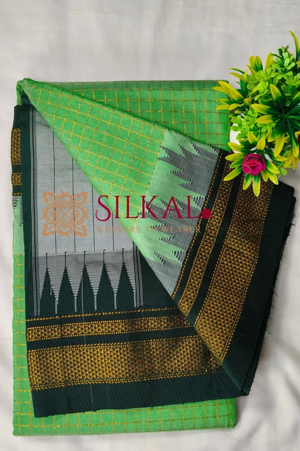 Ilkal_Gadwal_Jari_Checks_Saree_SKL04339