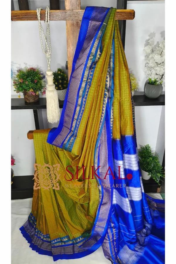 Ilkal_Gadwal_Jari_Checks_Saree_SKL04346