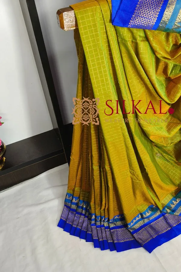 Ilkal_Gadwal_Jari_Checks_Saree_SKL04346