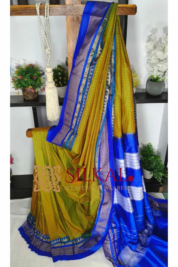 Ilkal_Gadwal_Jari_Checks_Saree_SKL04346