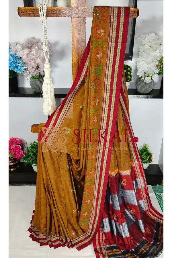 Ilkal_Gomi_Border_Kasuti_Saree_SKL03881