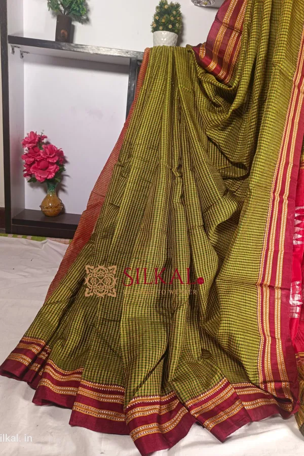 Ilkal_Handloom_Silk_By_Cotton_Small_Checks_Chikki_Paras_Saree_Code-_SKL1422