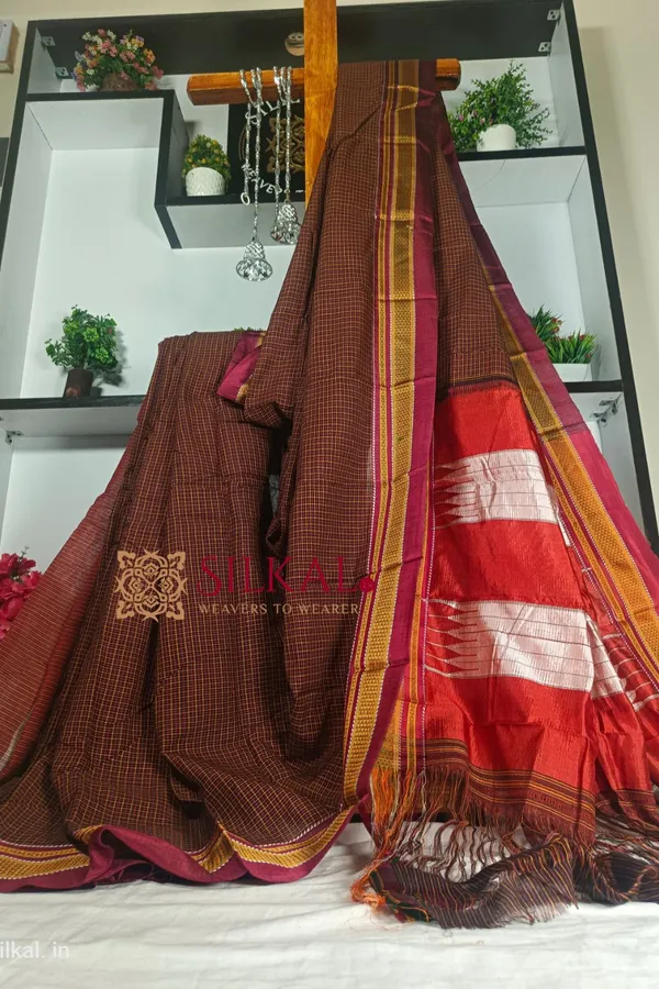 Ilkal_Handloom_Silk_By_Cotton_Small_Checks_Chikki_Paras_Saree_Saree_Code-_SKL1423