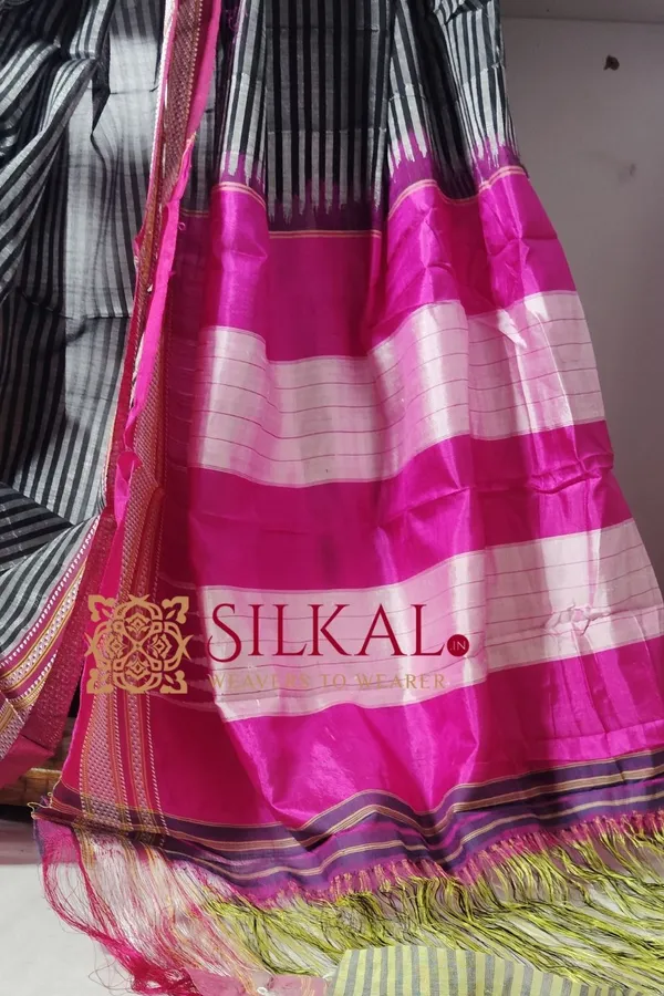 Ilkal_Handloom_Viscose_Cotton_Silk_Chikki_Paras_Border_Saree__SKL1948