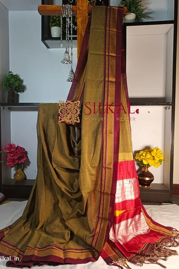 Ilkal_Handloom_Weaved_Special_Mercerised_Cotton_With_Pure_Silk_Pallu_Saree_Code-_SKL1734