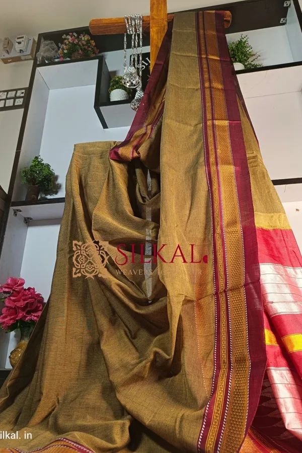 Ilkal_Handloom_Weaved_Special_Mercerised_Cotton_With_Pure_Silk_Pallu_Saree_Code-_SKL1734