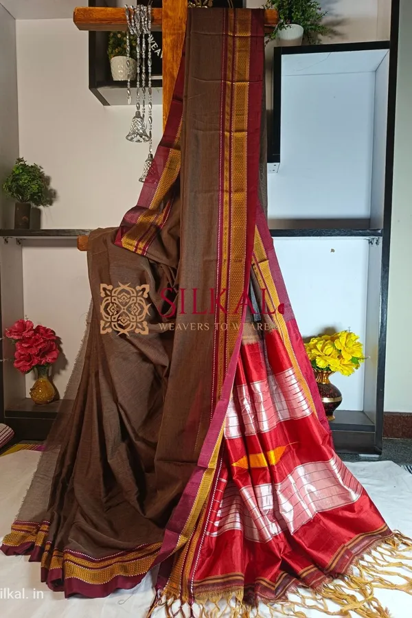 Ilkal_Handloom_Weaved_Special_Mercerised_Cotton_With_Pure_Silk_Pallu_Saree_Saree_Code-_SKL1739