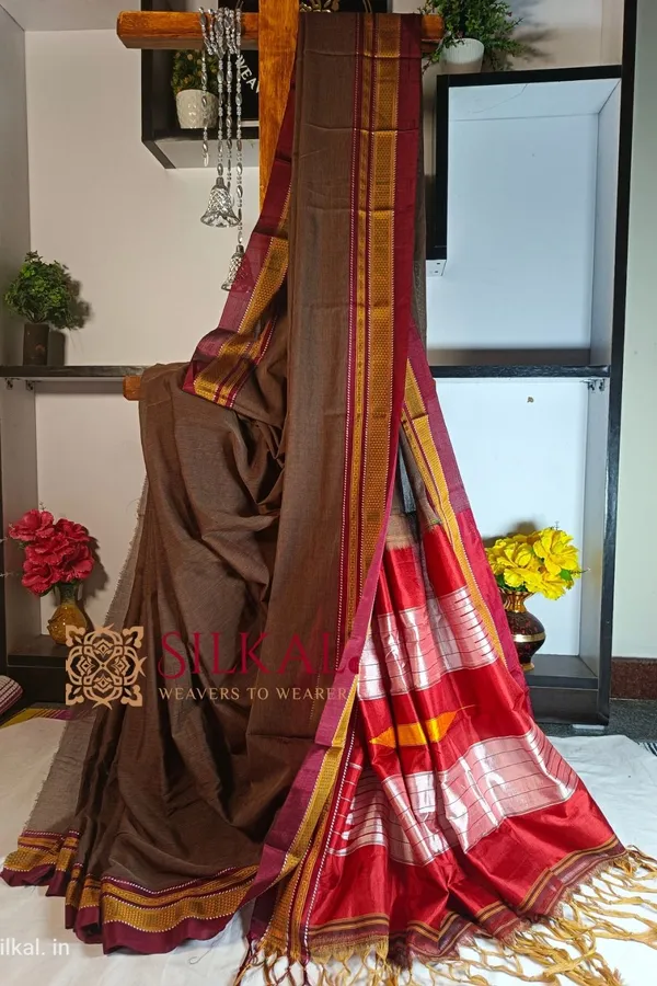 Ilkal_Handloom_Weaved_Special_Mercerised_Cotton_With_Pure_Silk_Pallu_Saree_Saree_Code-_SKL1739