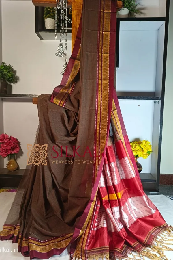 Ilkal_Handloom_Weaved_Special_Mercerised_Cotton_With_Pure_Silk_Pallu_Saree_Saree_Code-_SKL1739