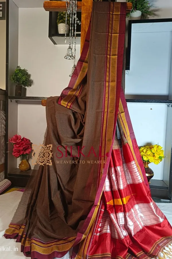 Ilkal_Handloom_Weaved_Special_Mercerised_Cotton_With_Pure_Silk_Pallu_Saree_Saree_Code-_SKL1739
