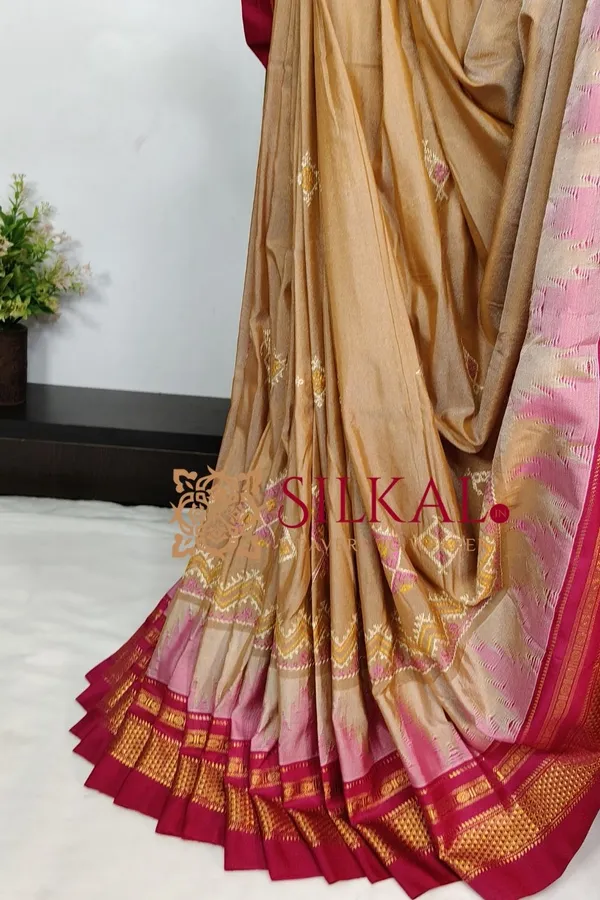 Ilkal_Kasuti_Tample_Border_Sarees_SKL03693