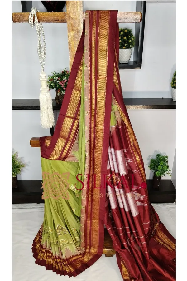 Ilkal_Kasuti_Tample_Border_Sarees_SKL03696