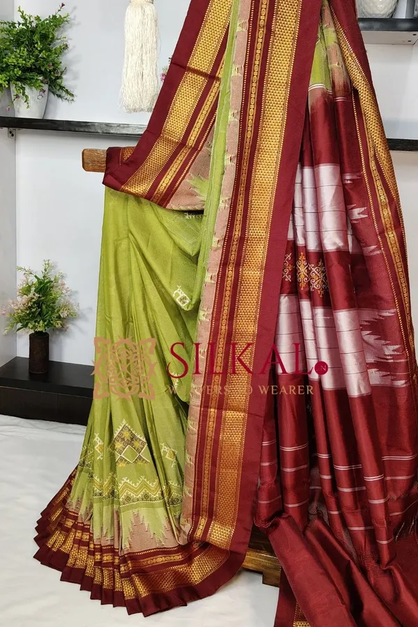 Ilkal_Kasuti_Tample_Border_Sarees_SKL03696