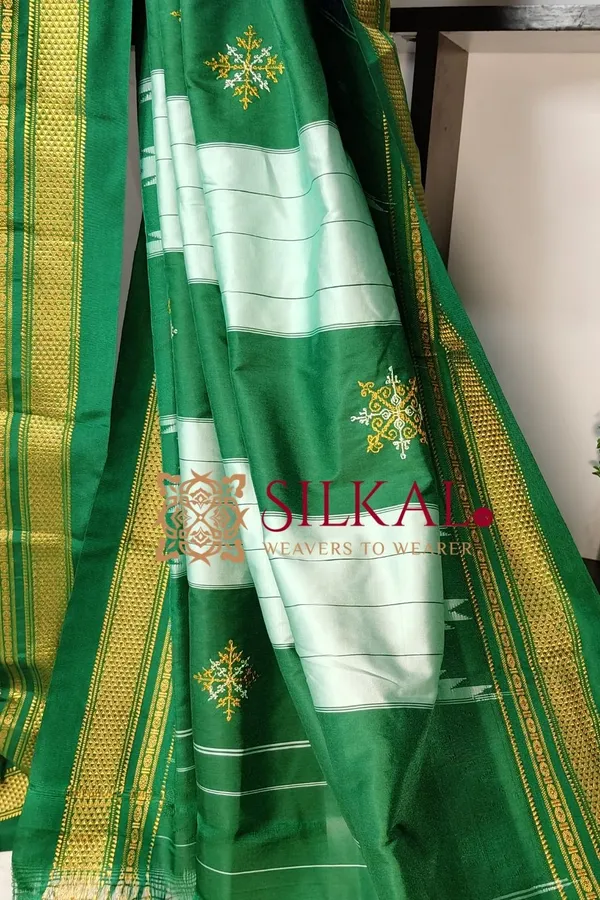 Ilkal_Kasuti_Tample_Border_Sarees_SKL03786