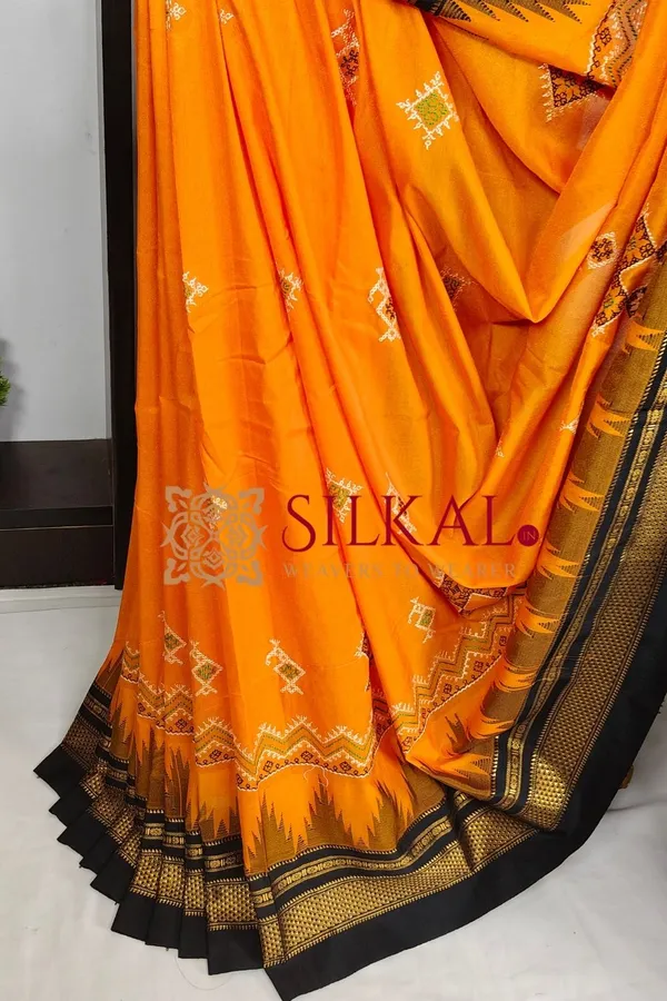Ilkal_Kasuti_Tample_Border_Sarees_SKL03818