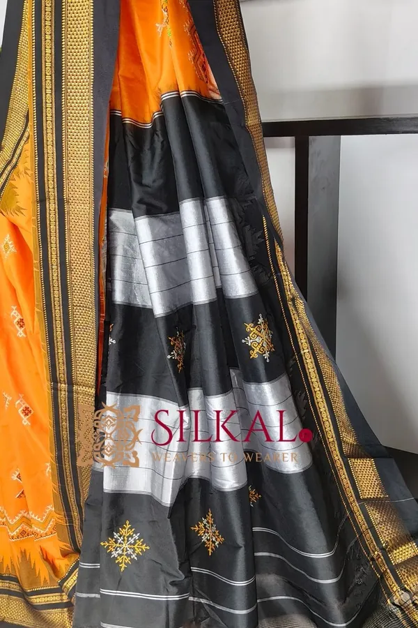 Ilkal_Kasuti_Tample_Border_Sarees_SKL03818