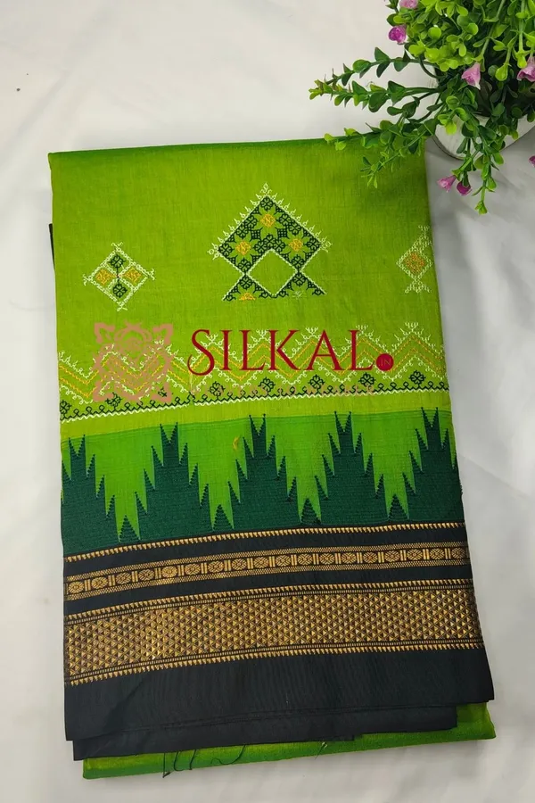 Ilkal_Kasuti_Tample_Border_Sarees_SKL03820