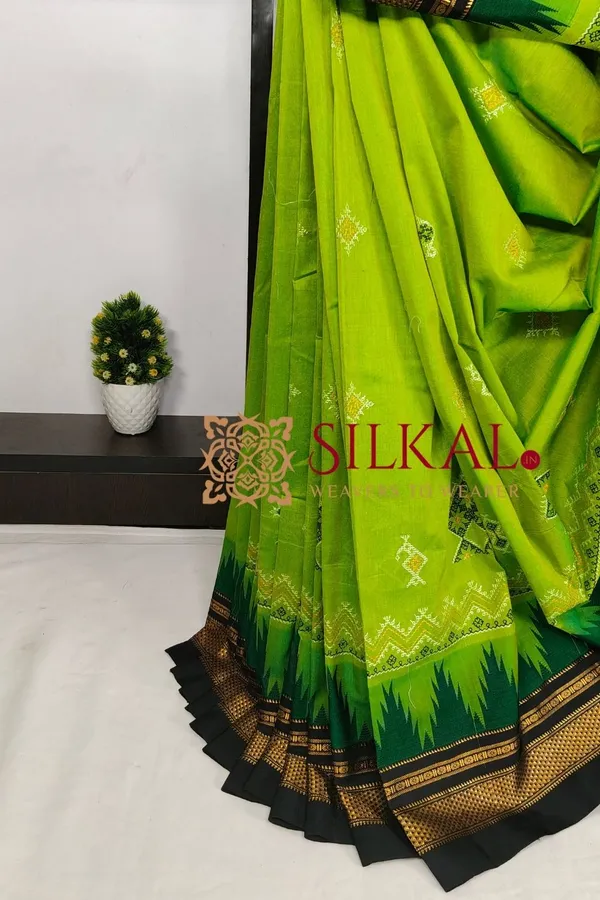 Ilkal_Kasuti_Tample_Border_Sarees_SKL03820