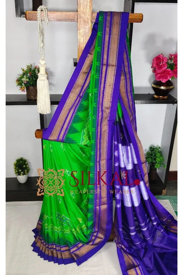 Ilkal_Kasuti_Tample_Border_Sarees_SKL03821