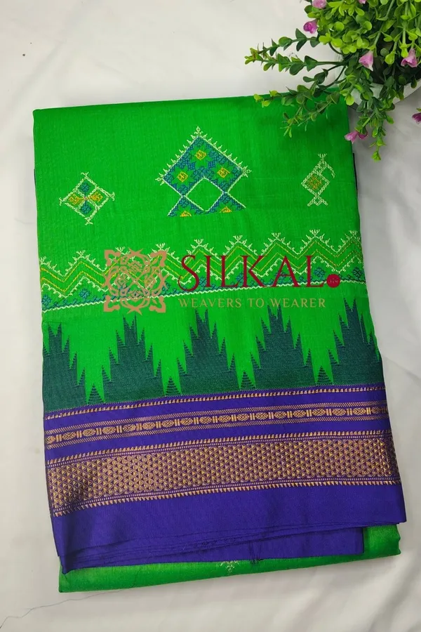 Ilkal_Kasuti_Tample_Border_Sarees_SKL03821